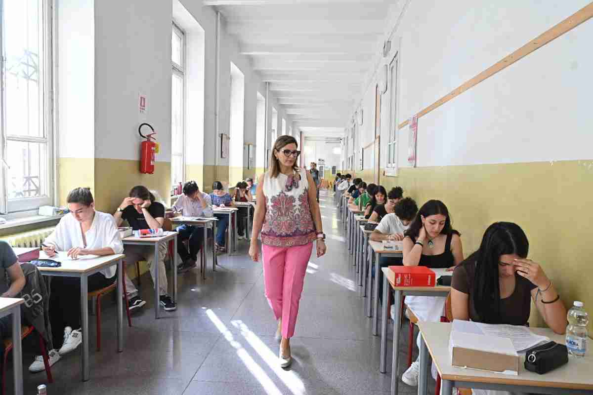 Maturità 2024: ansia, ripassi, toto-tracce e Intelligenza Artificiale. Mancano ormai davvero poche ore alla prima prova