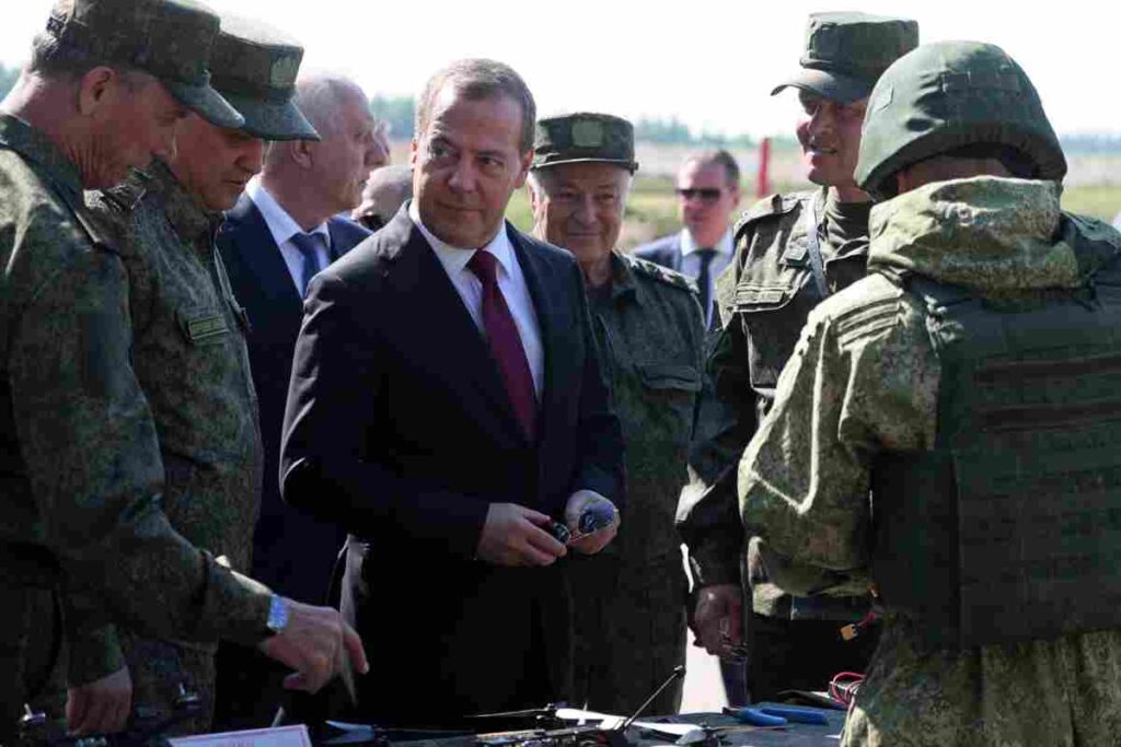 L’ex presidente russo Dmitry Medvedev ha detto che l’Ucraina potrebbe cessare di esistere entro il 2034
