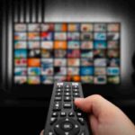 Nuova tv digitale, il 28 agosto si passerà al nuovo standard: come ricevere il bonus decoder
