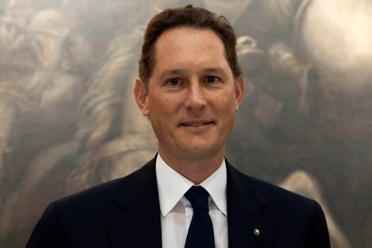 Elkann serio